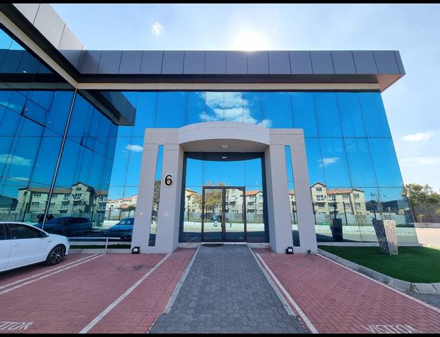 1,260M² WAREHOUSE TO LET IN ORMONDE